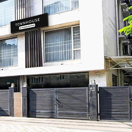 Super Townhouse New Town Formerly Krish Residency โกลกาตา ภายนอก รูปภาพ