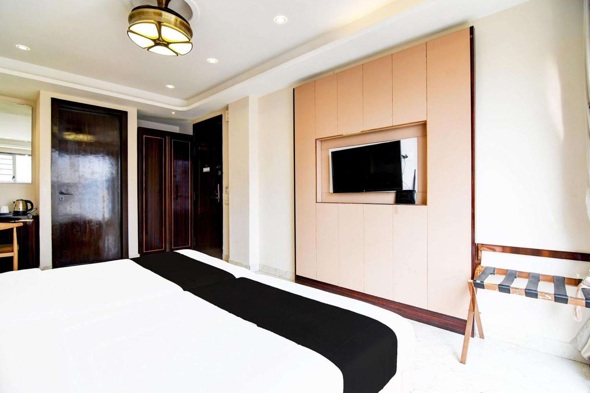 Super Townhouse New Town Formerly Krish Residency โกลกาตา ภายนอก รูปภาพ