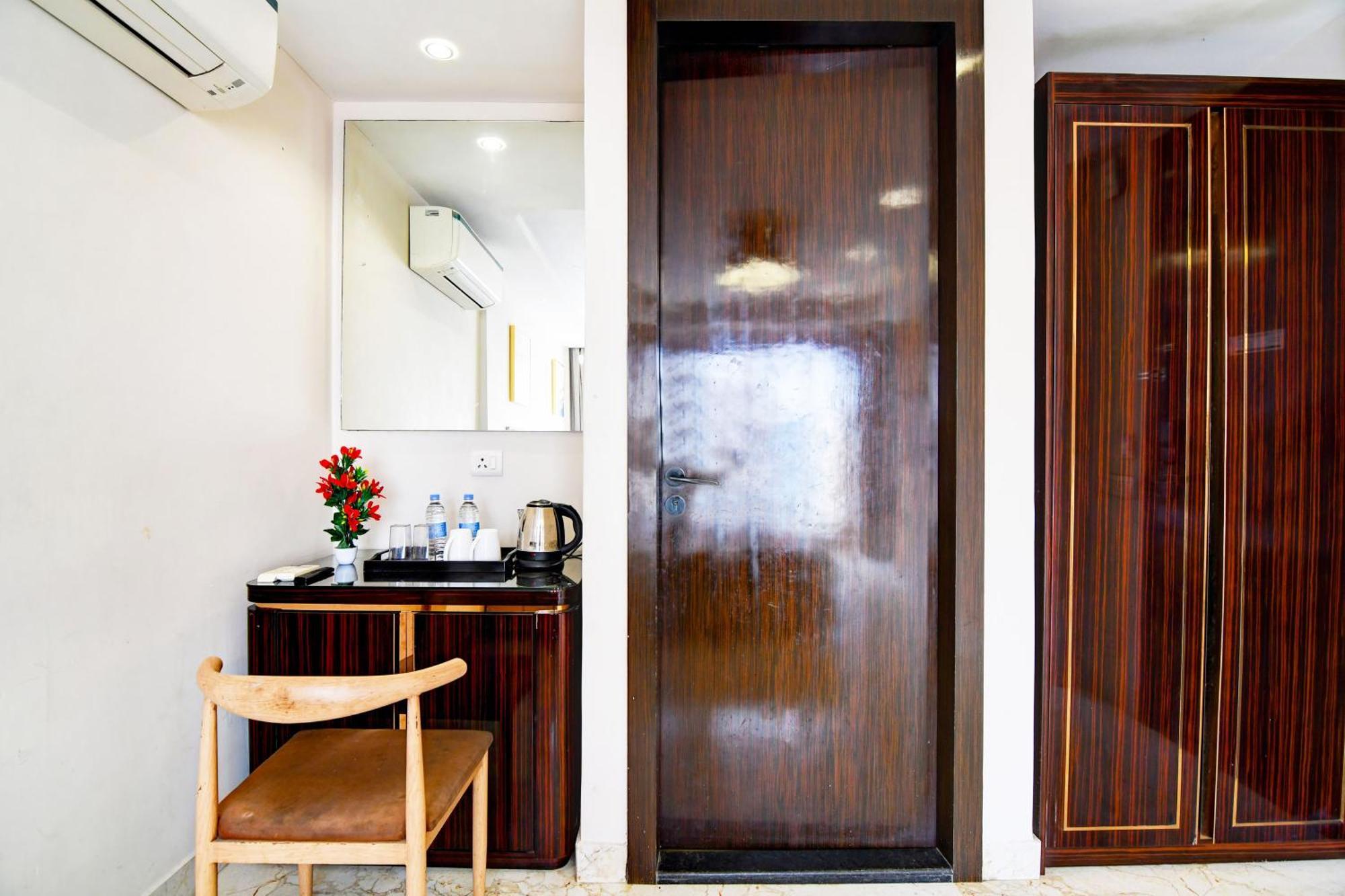 Super Townhouse New Town Formerly Krish Residency โกลกาตา ภายนอก รูปภาพ